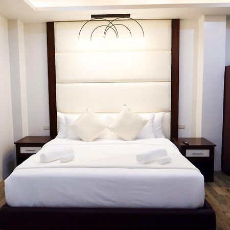 D And R Travellers Inn Naga  ภายนอก รูปภาพ